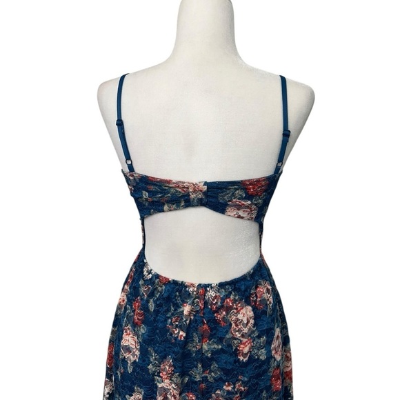 Almost Famous Blue Floral Sleeveless Shark-Bite Dress With Open Back - Small - Picture 4 of 12